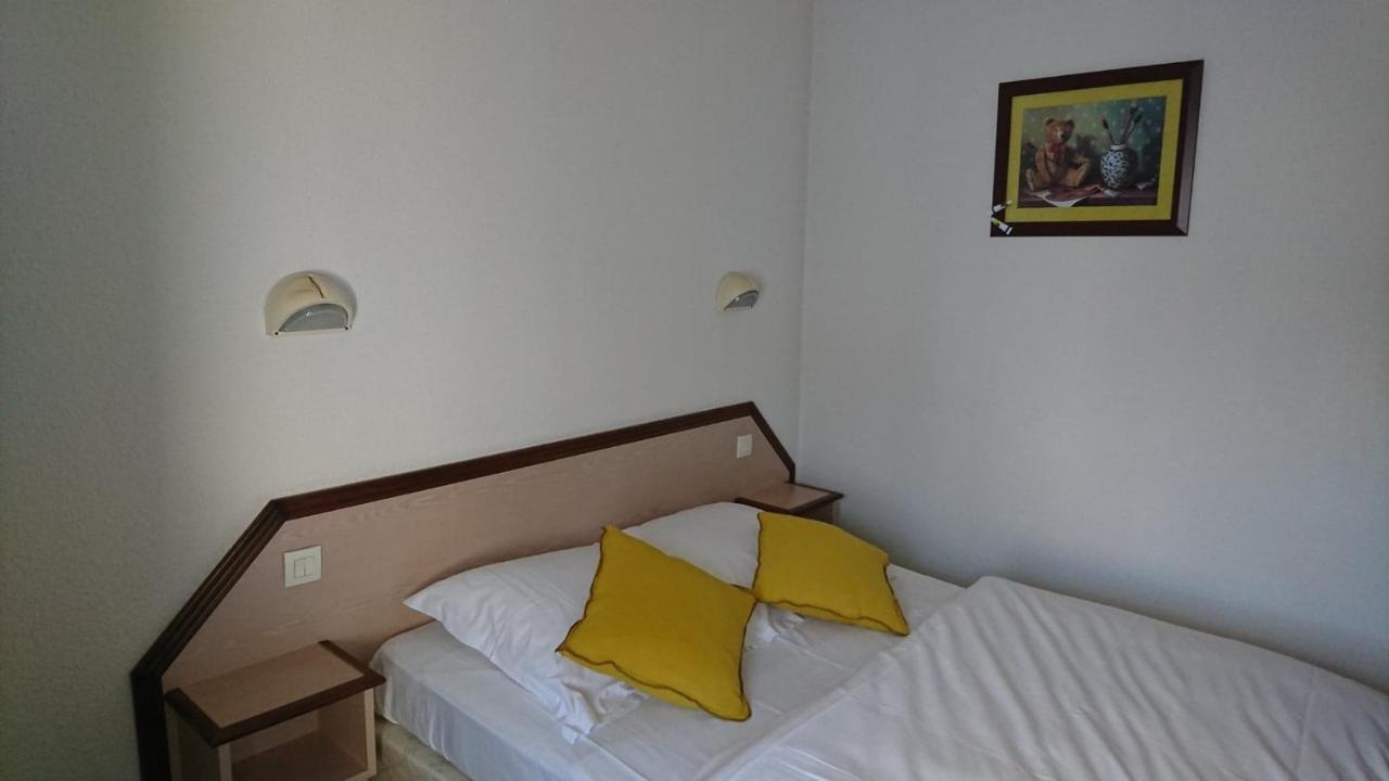 Hotel Les Deux Porches Verrieres  Eksteriør billede